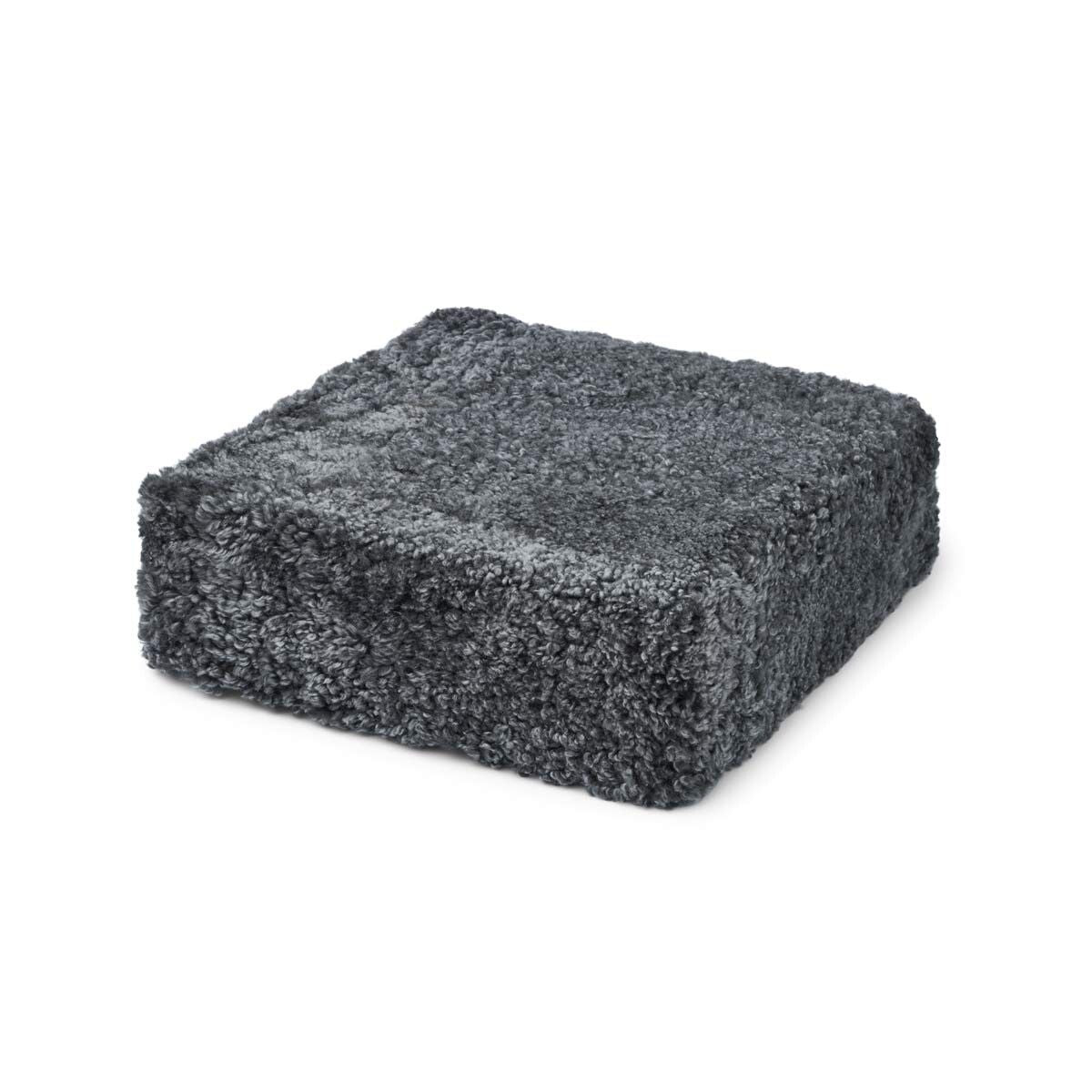 Sittpuff | Fårskinn | Kort lugg | 42x42x13 cm Grå