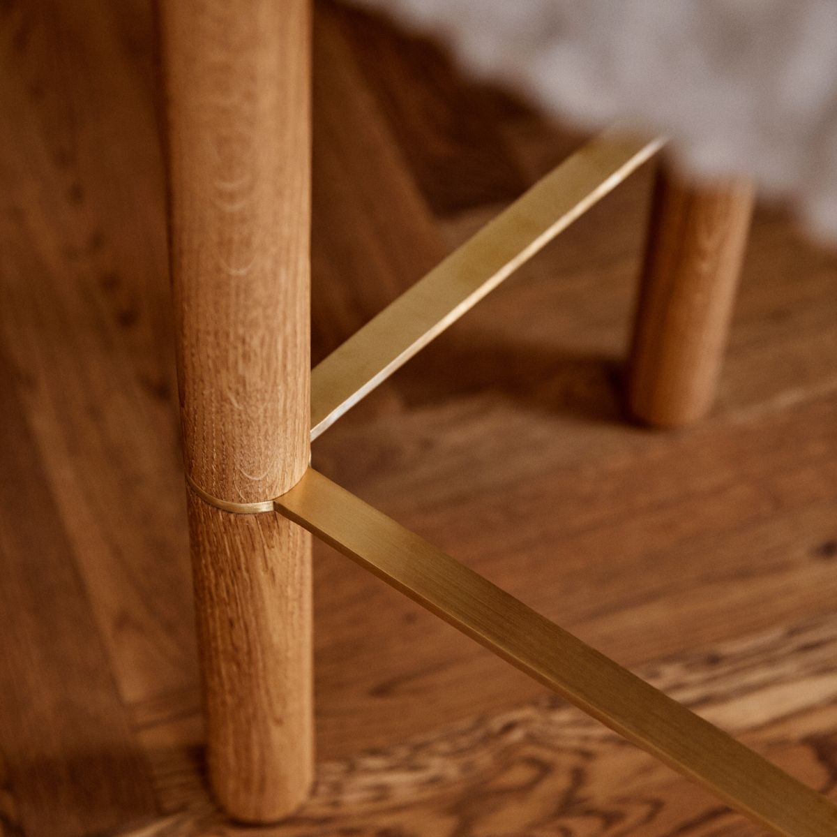 Emilia Barstol | Kort lugg | 57x47x106 cm Koksgrå