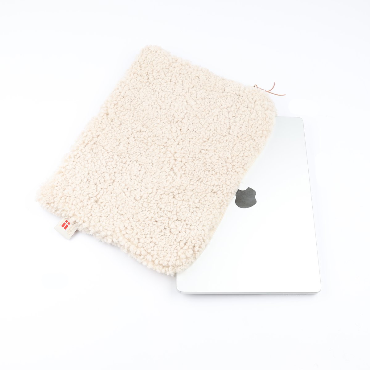 Computer Sleeve ⎮ Fårskinn ⎮ 36 cm x 28 cm