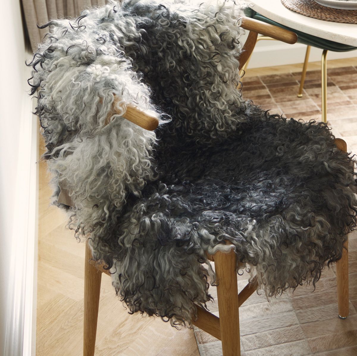Gotländskt fårskinn | Lång lugg | 90-100 cm | Ekologiskt Naturleg Grå