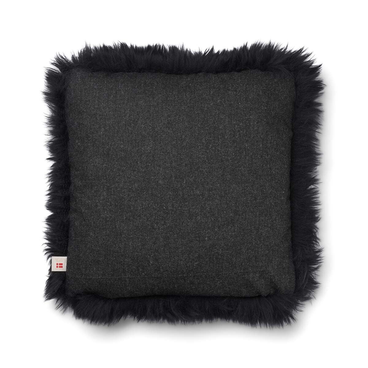Classic Collection | Ullkudde | Lång lugg | 52x52 cm | 34x52 cm Kolgrå / Svart