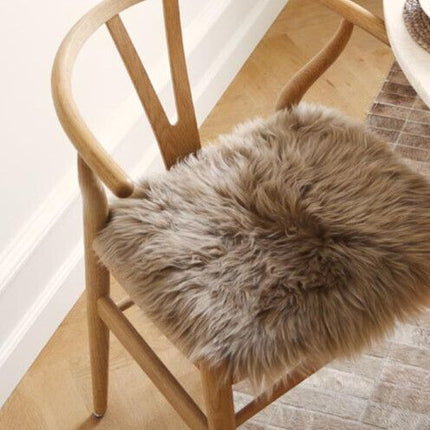 Stolsdyna | Fårskinn | Lång lugg | 37x37 cm Svart