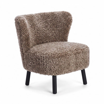 Emil Lounge Chair | Kort lugg Cappuccino