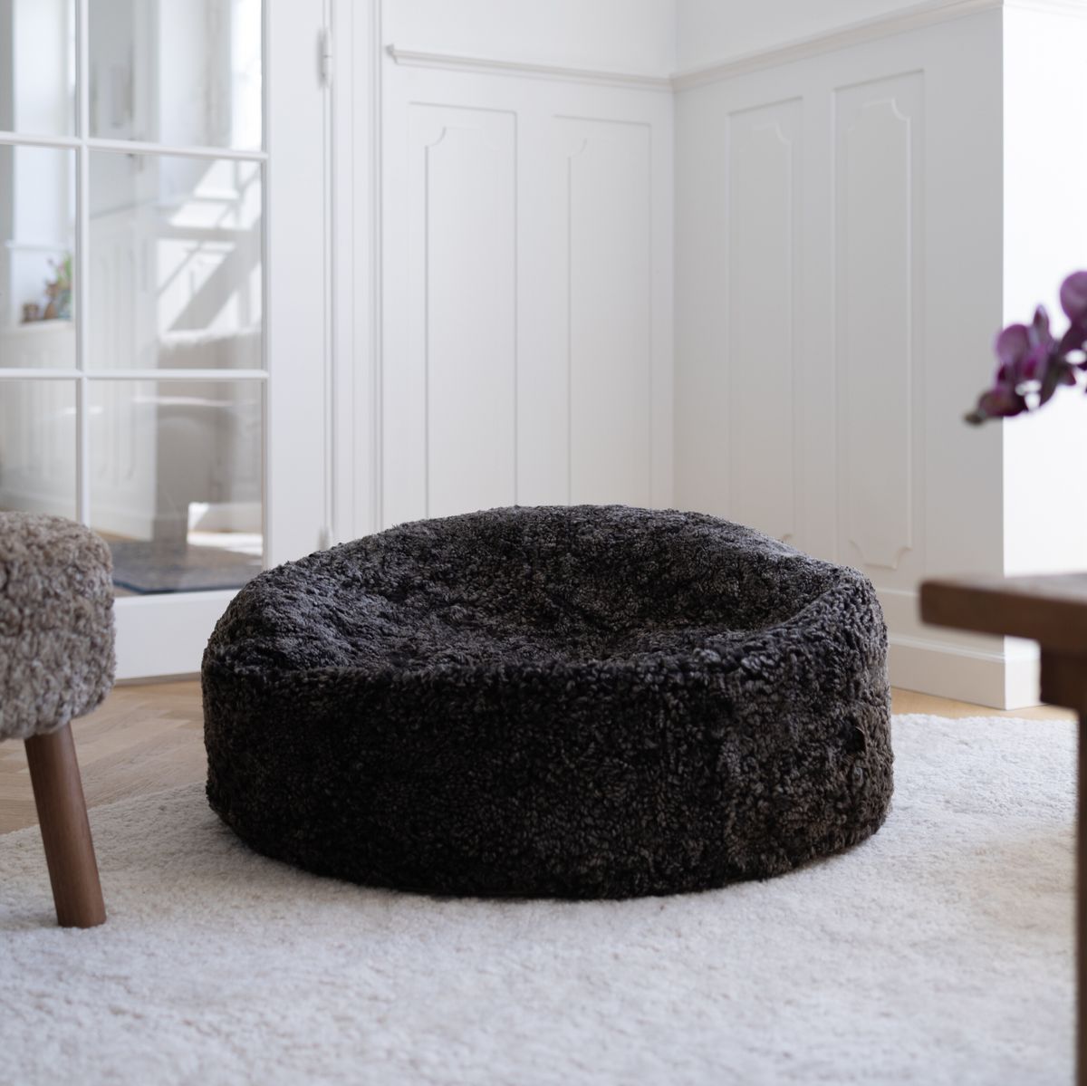 Saccosäck | Fårskinn | Kort lugg | 75x28 cm Koksgrå
