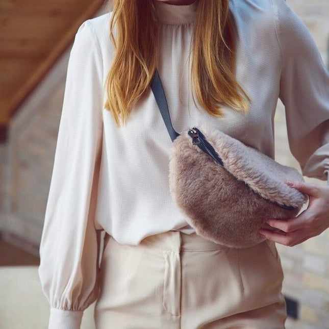 Saki Midjeväska | Fårskinn  Pink