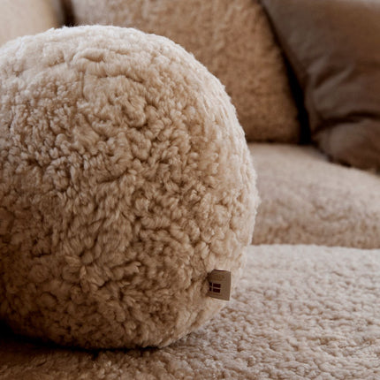 Angelite kudde | Kort lugg | Nya Zeeland | Ø25/30/35 cm Svart