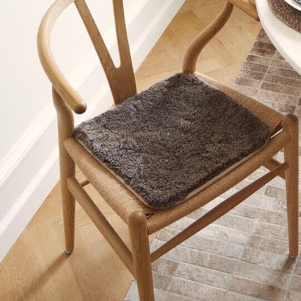 Stolsdyna | Fårskinn | Kort lugg | 35x35 cm Koksgrå