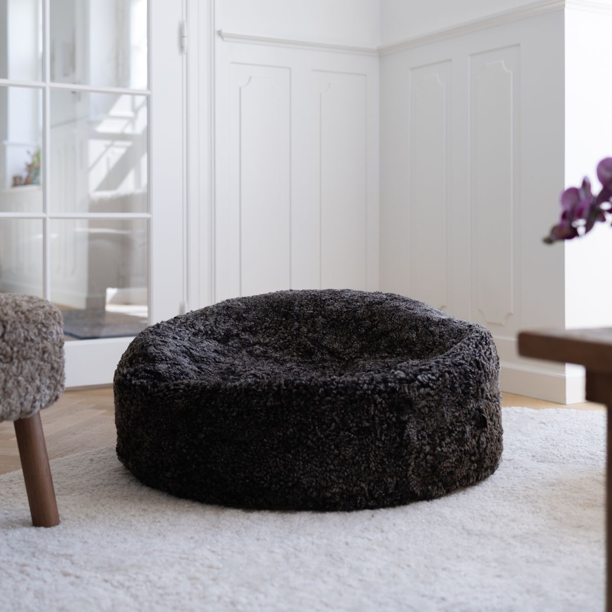Saccosäck | Fårskinn | Kort lugg | 73x74 cm | 92x93 cm Koksgrå