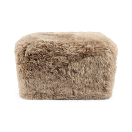 Sittpuff | Fårskinn | Lång lugg | 50x50x32 cm Ljusbrun