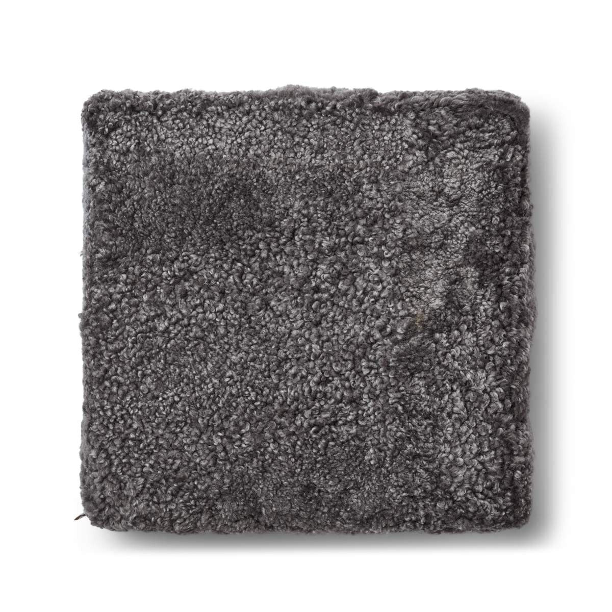 Sittpuff | Fårskinn | Kort lugg | 42x42x13 cm Grå