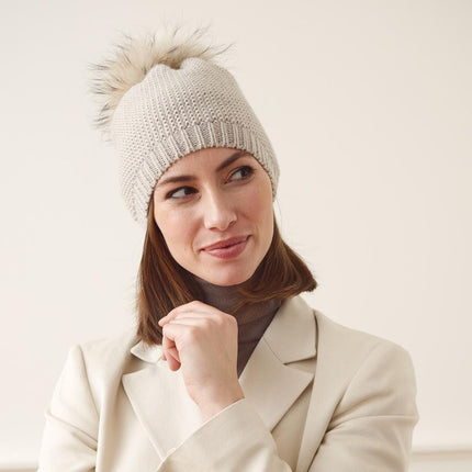 Stella Mössa Svart / Svart