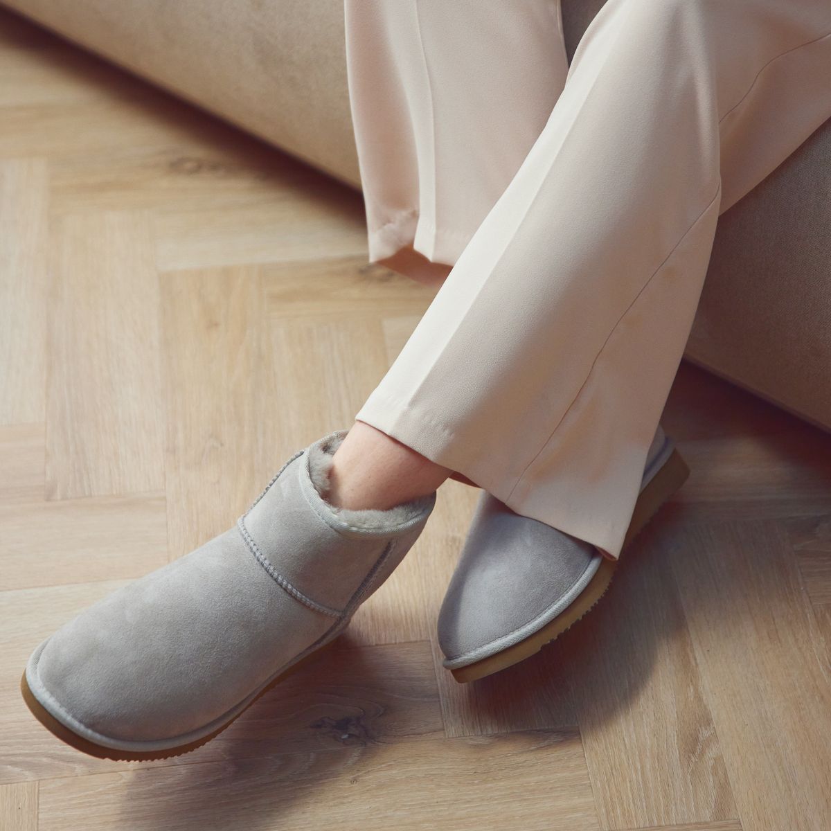 Mini Boots | Mocka & äkta fårull Svart
