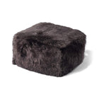 Sittpuff | Fårskinn | Lång lugg | 50x50x32 cm Valnöt