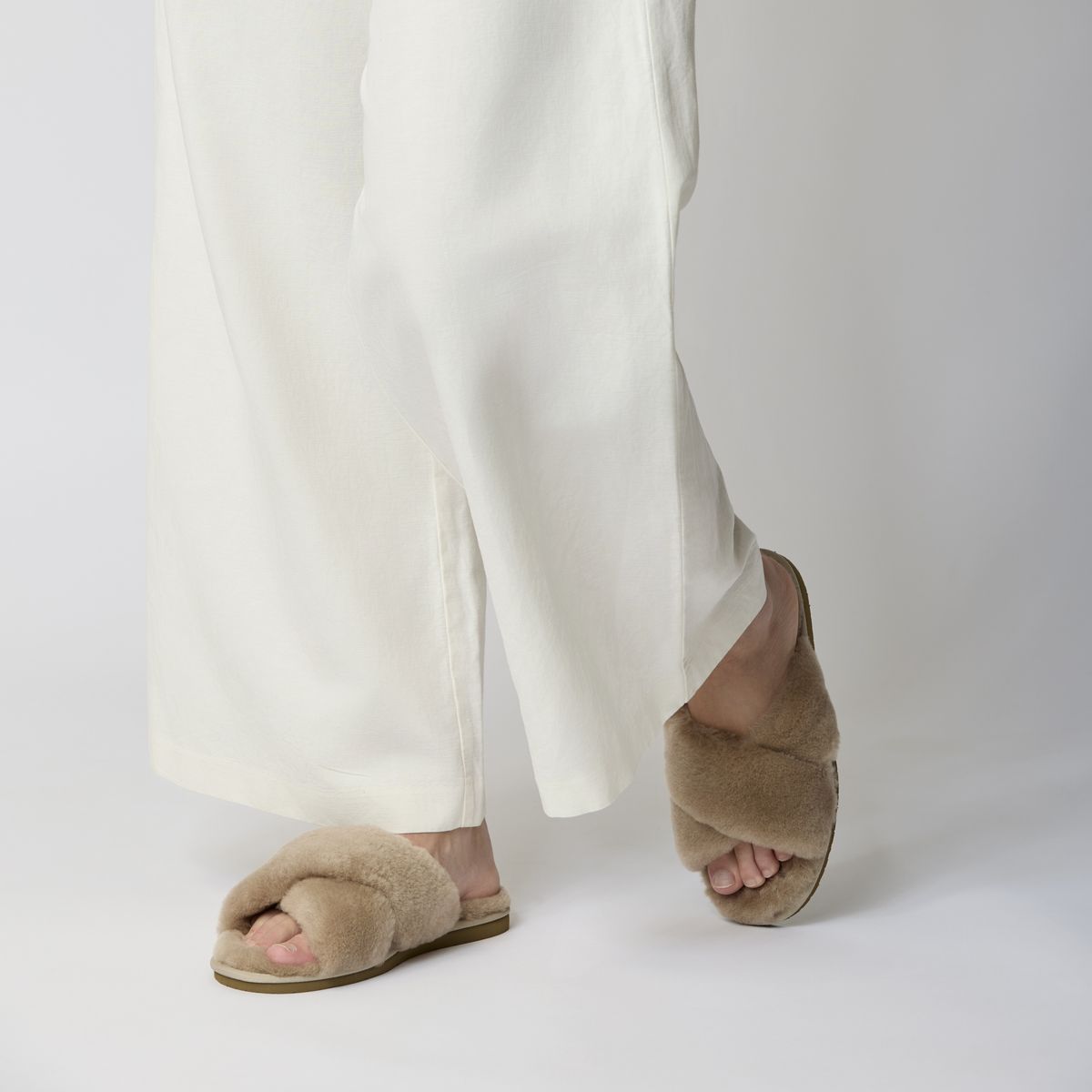 Slipper cross Mörk Grå
