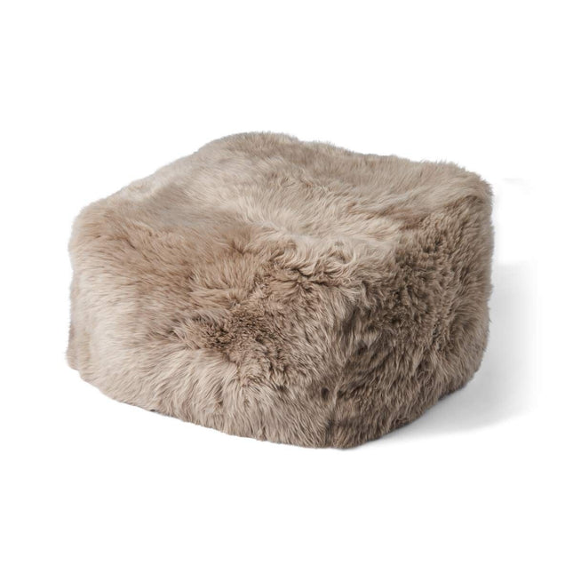 Sittpuff | Fårskinn | Lång lugg | 50x50x32 cm
