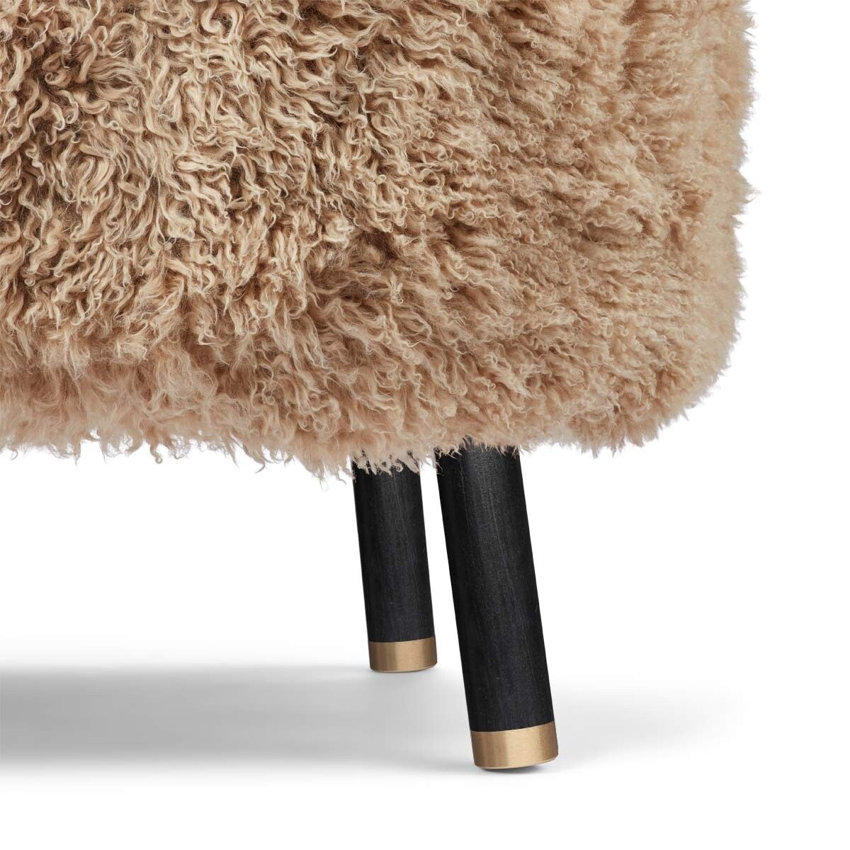 Emil Lounge Chair | Lång lugg Honung