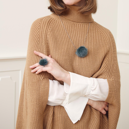 Halsband med minktofs Mörkorange