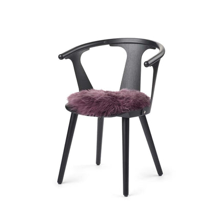 Stolsdyna | Fårskinn | Lång lugg | D38 cm Aubergine