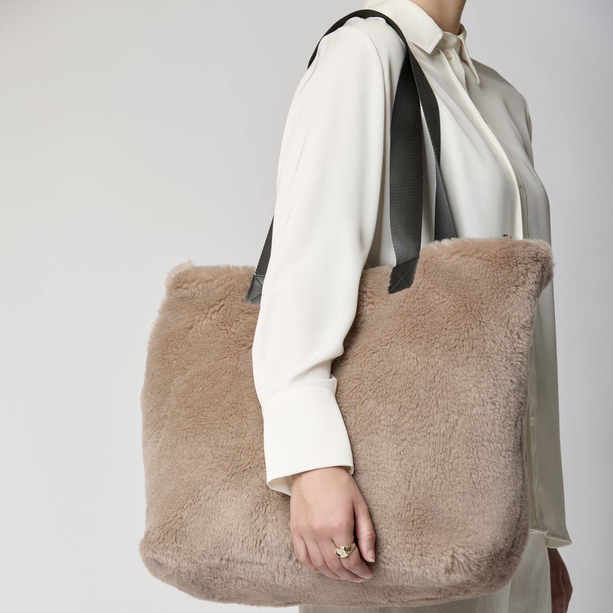 Norma Väska | Fårskinn  Beige