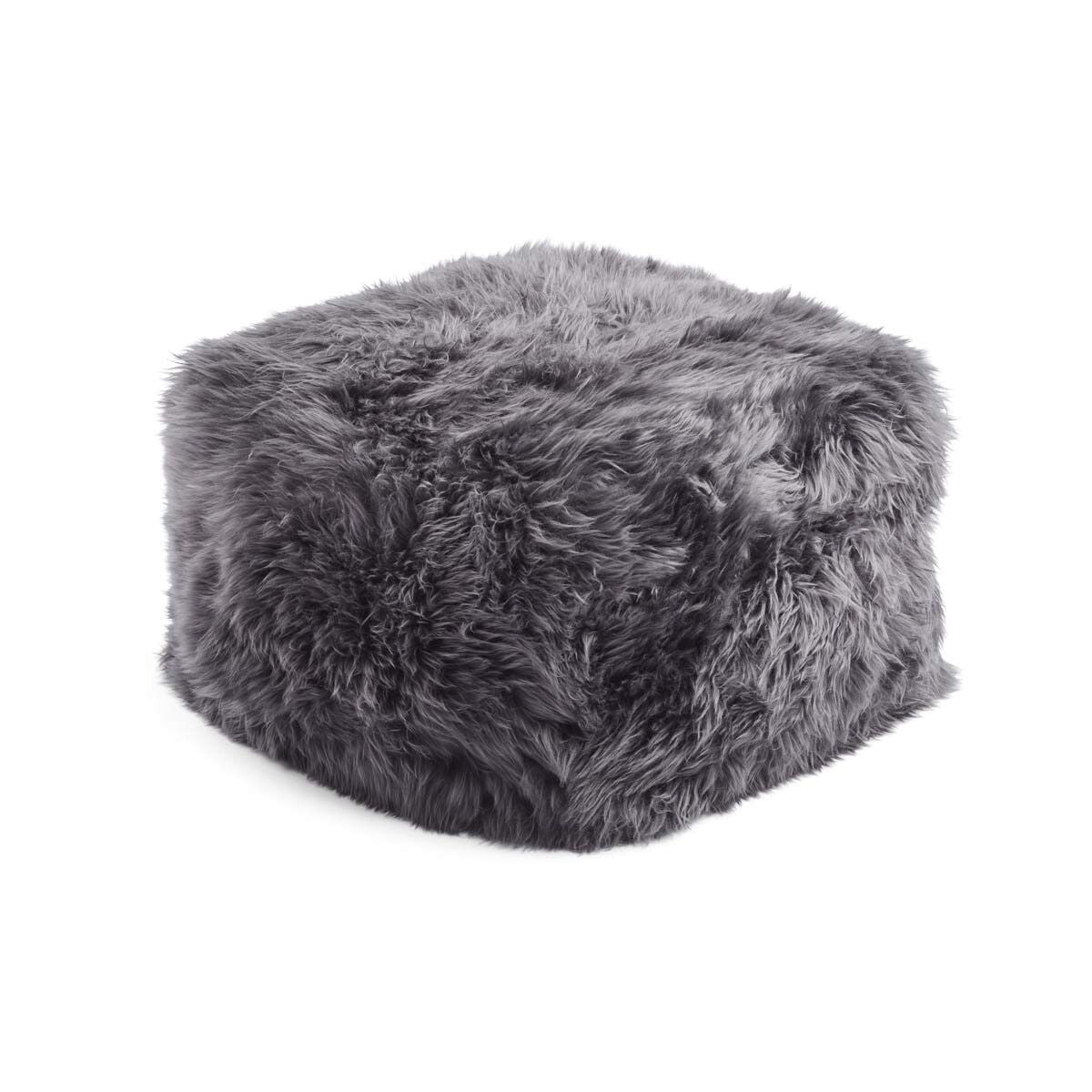 Sittpuff | Fårskinn | Lång lugg | 50x50x32 cm Mörkgrå